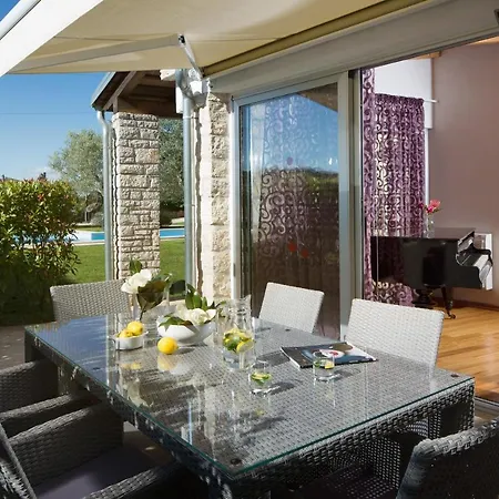 Villa Art Sis *